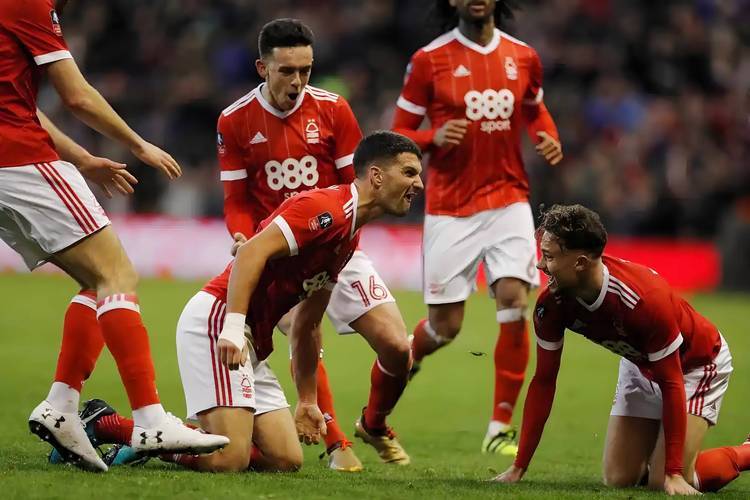 布莱顿发布备战花絮；转会期更衣室发声；欧联任务艰巨；赛季目标并未改变的简单介绍-星空体育